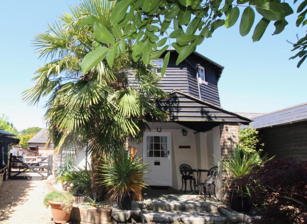 Hunston Mill Self Catering Dog Stay For Free Chichester Exterior foto
