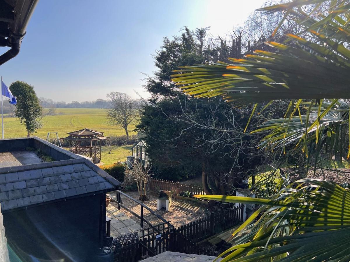 Hunston Mill Self Catering Dog Stay For Free Chichester Exterior foto