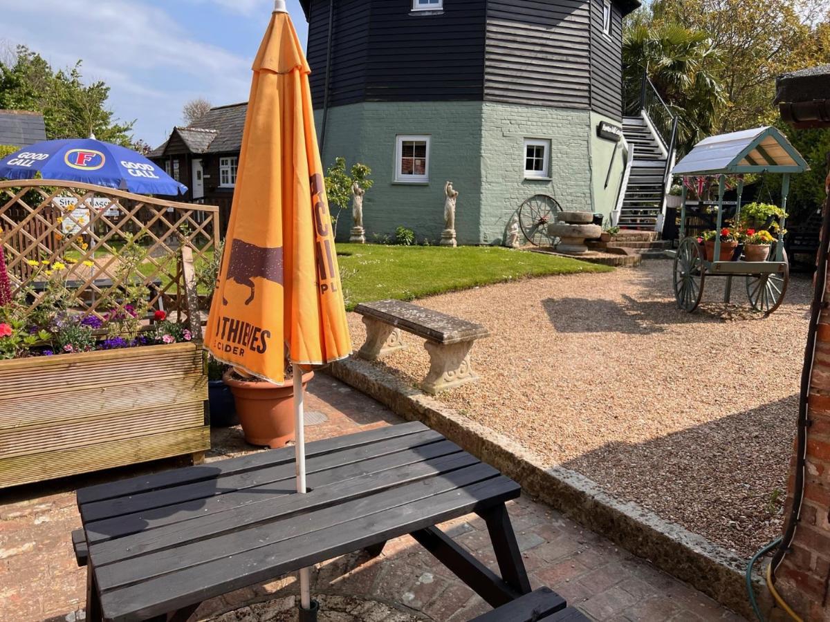 Hunston Mill Self Catering Dog Stay For Free Chichester Exterior foto