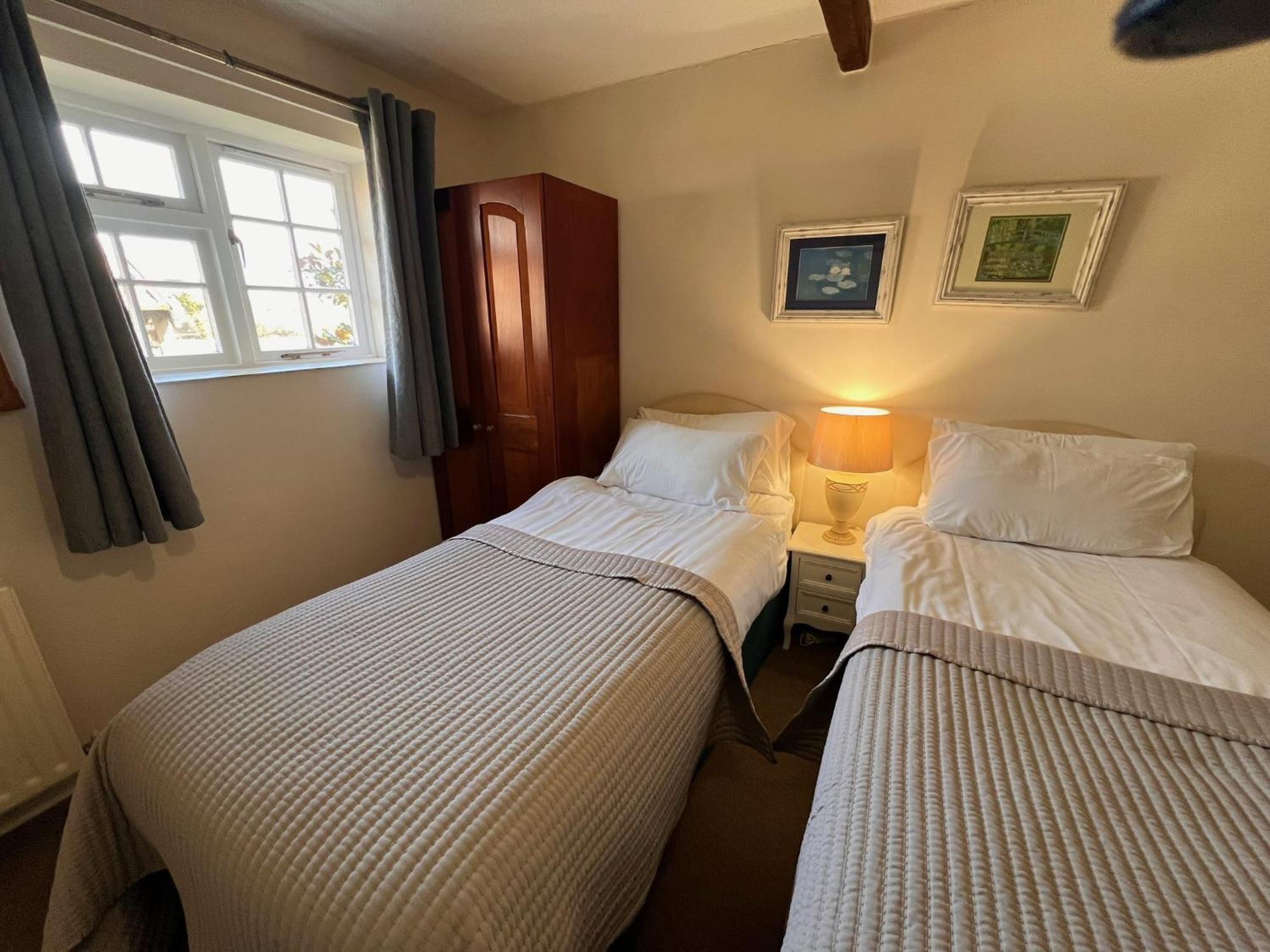 Hunston Mill Self Catering Dog Stay For Free Chichester Exterior foto