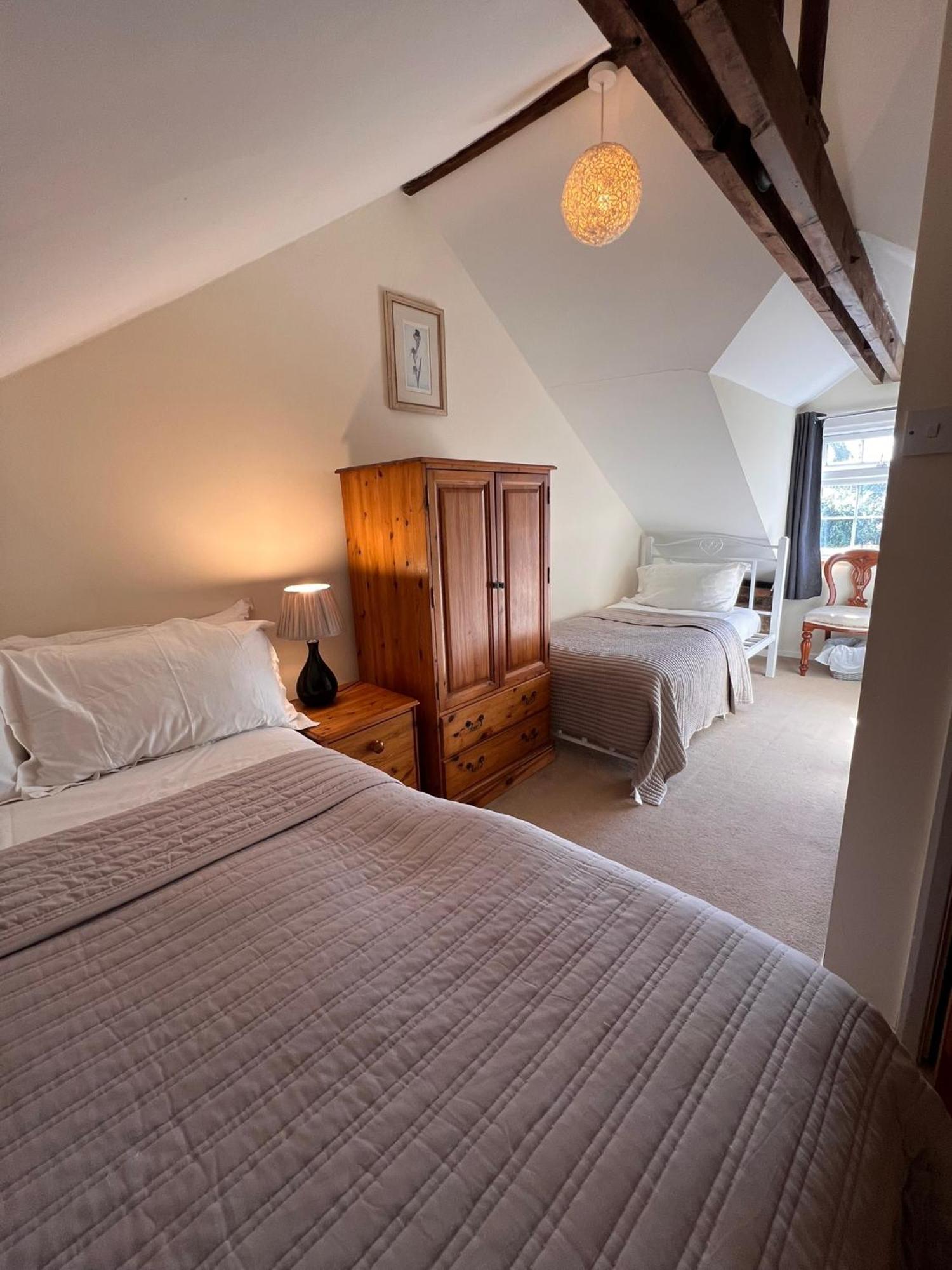 Hunston Mill Self Catering Dog Stay For Free Chichester Exterior foto