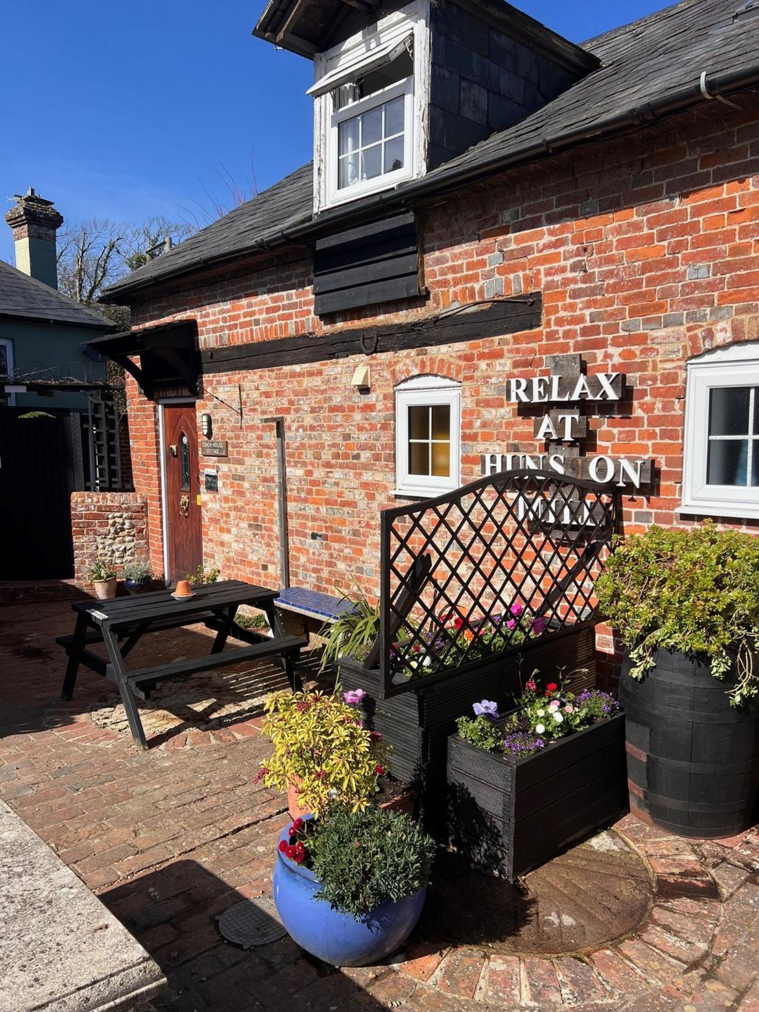 Hunston Mill Self Catering Dog Stay For Free Chichester Exterior foto