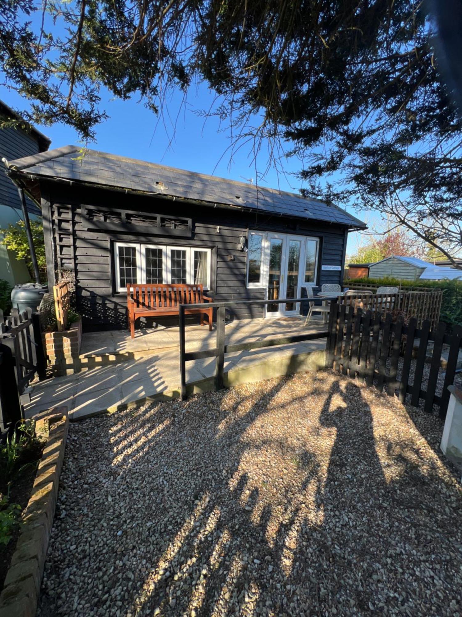 Hunston Mill Self Catering Dog Stay For Free Chichester Exterior foto