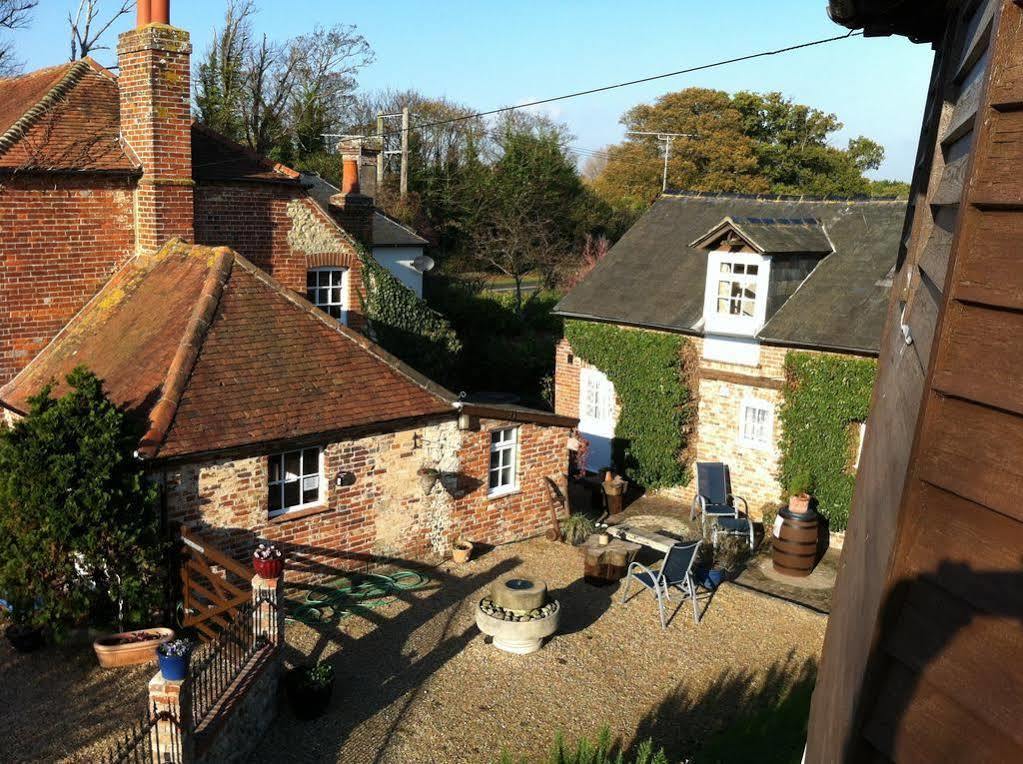 Hunston Mill Self Catering Dog Stay For Free Chichester Exterior foto