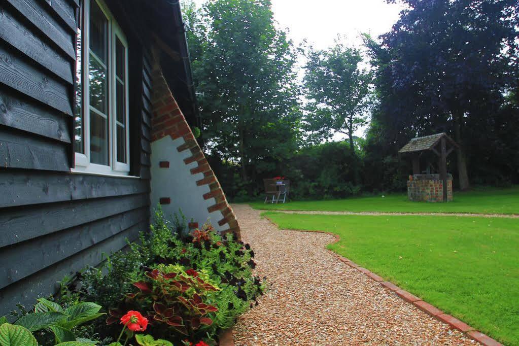 Hunston Mill Self Catering Dog Stay For Free Chichester Exterior foto