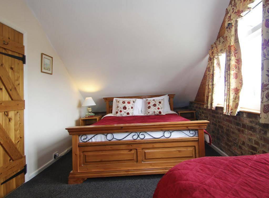Hunston Mill Self Catering Dog Stay For Free Chichester Exterior foto